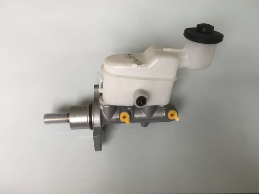 47201-09210 47201-09240 FITS TOYOTA 47201-09210 Cylinder Sub-Assy, Brake Master 47201-09210 Brake Master Cylinder FITS TOYOTA Hilux Vigo Zuid Afrika KUN25
