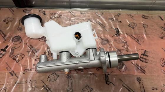 47201-42200 Brake Master Cylinder For 4720142200 Toyota RAV 4 ACA2 CLA2 ZCA2