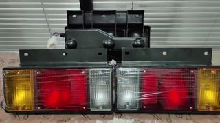 4JB1 8-94178619-0 NPR NHR 100P staartcombolamp